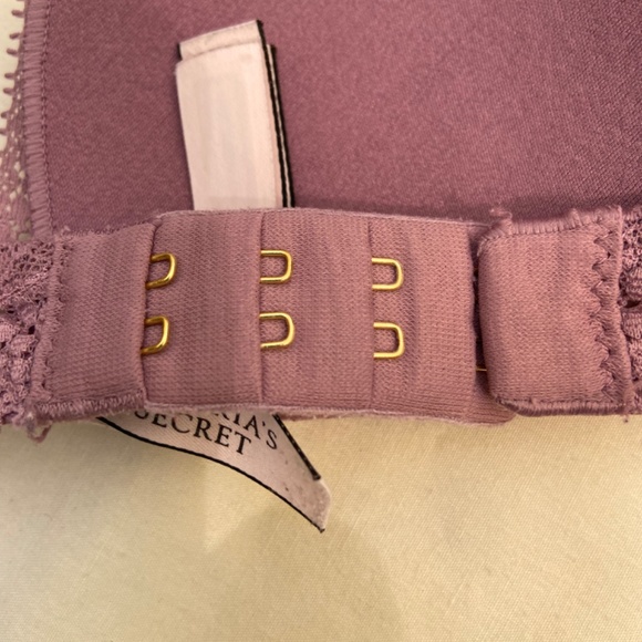 VICTORIA’S SECRET BRA, SIZE 34B, Mauve Color, Plunge, Style name is Incredible - Picture 8 of 12